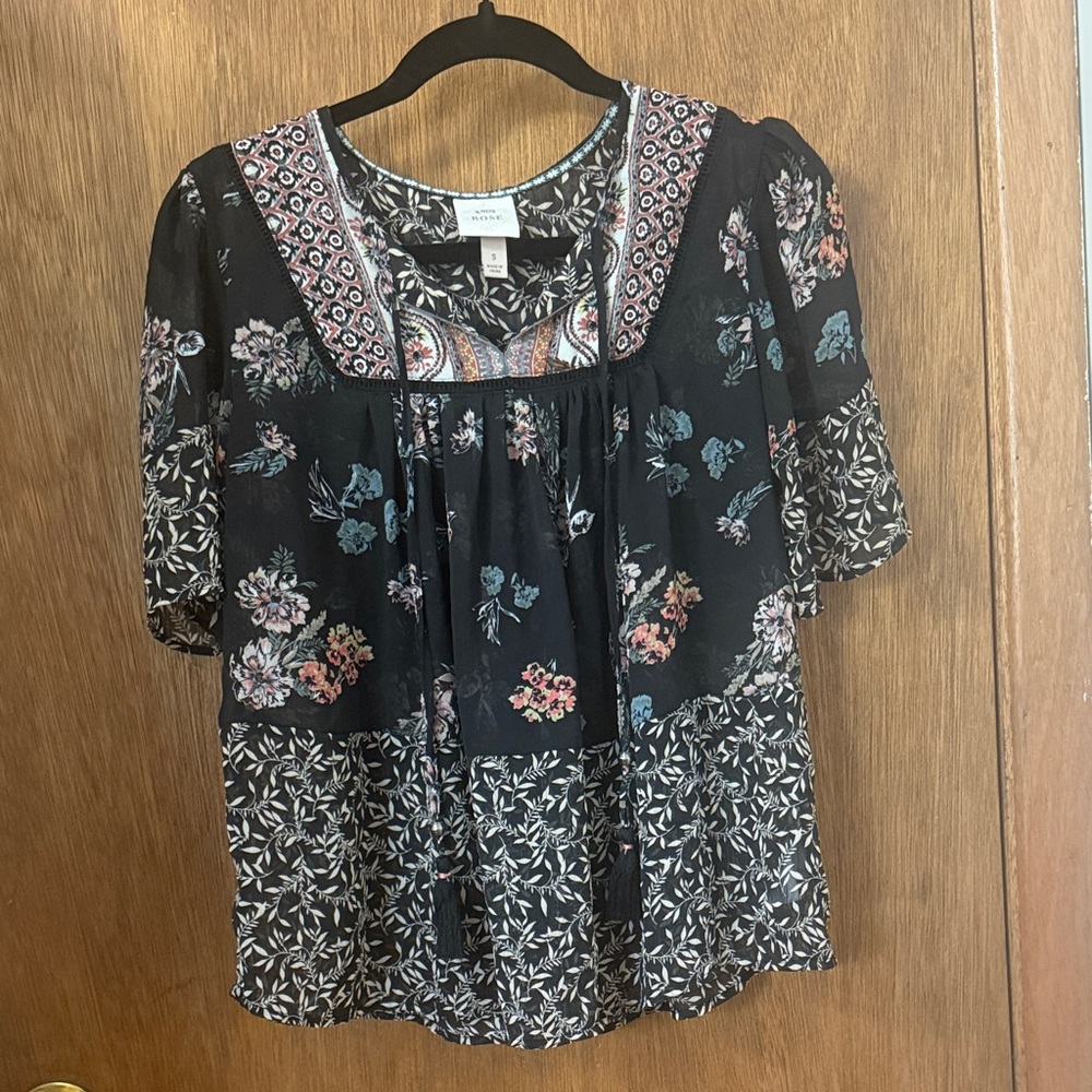 Knox Rose Black Floral Blouse